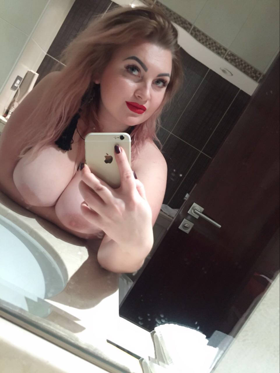 Escort İstanbul, kizil Charlita